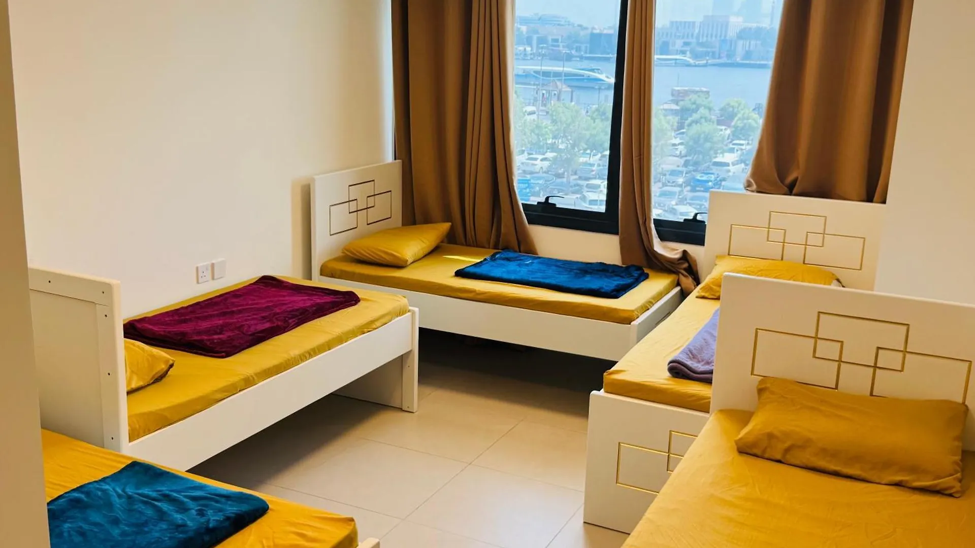 Bed & Breakfast Wow Amazing Burjkhalifa,Sea,Sunset,Ship,Park View,Only Male Hostel-Airport,Metro,Mall,Golf,Bus,Park Near Dubai